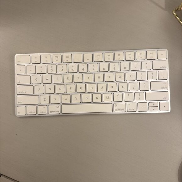 Apple A1644 Wireless Magic Keyboard 2 MLA22LL/A & A1657 Magic